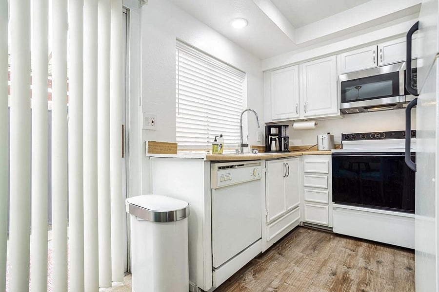Furnished Finder property 892861_1 photo 12