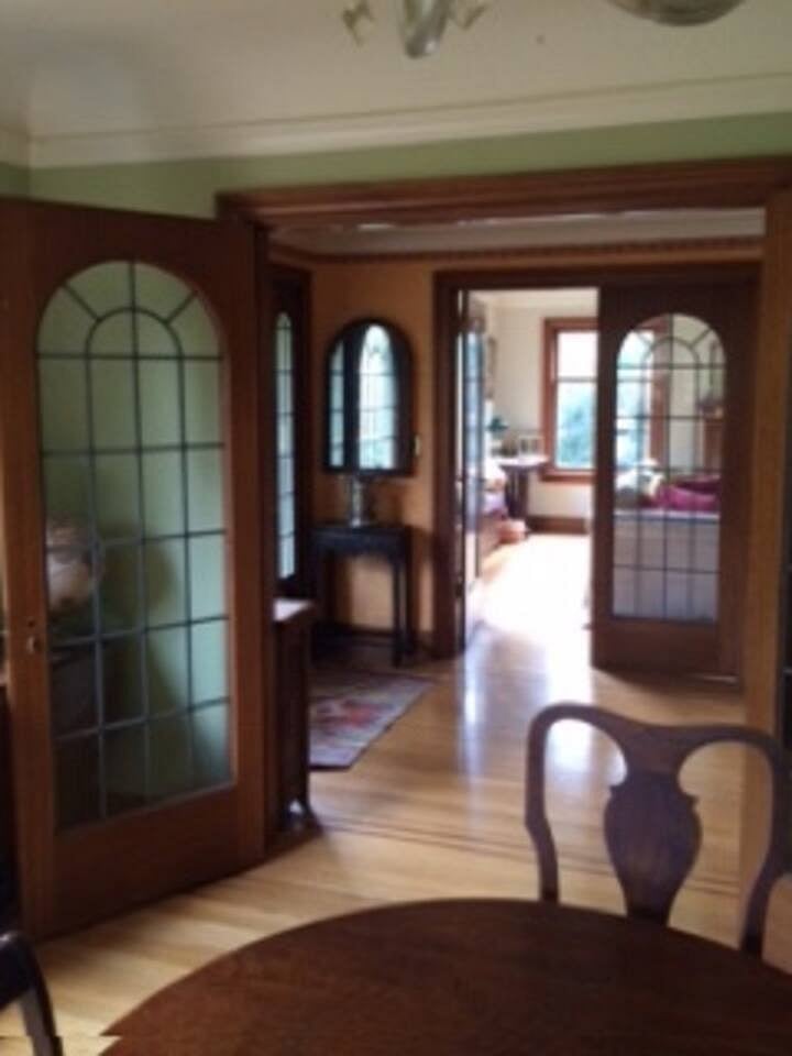 Dining room to living room
