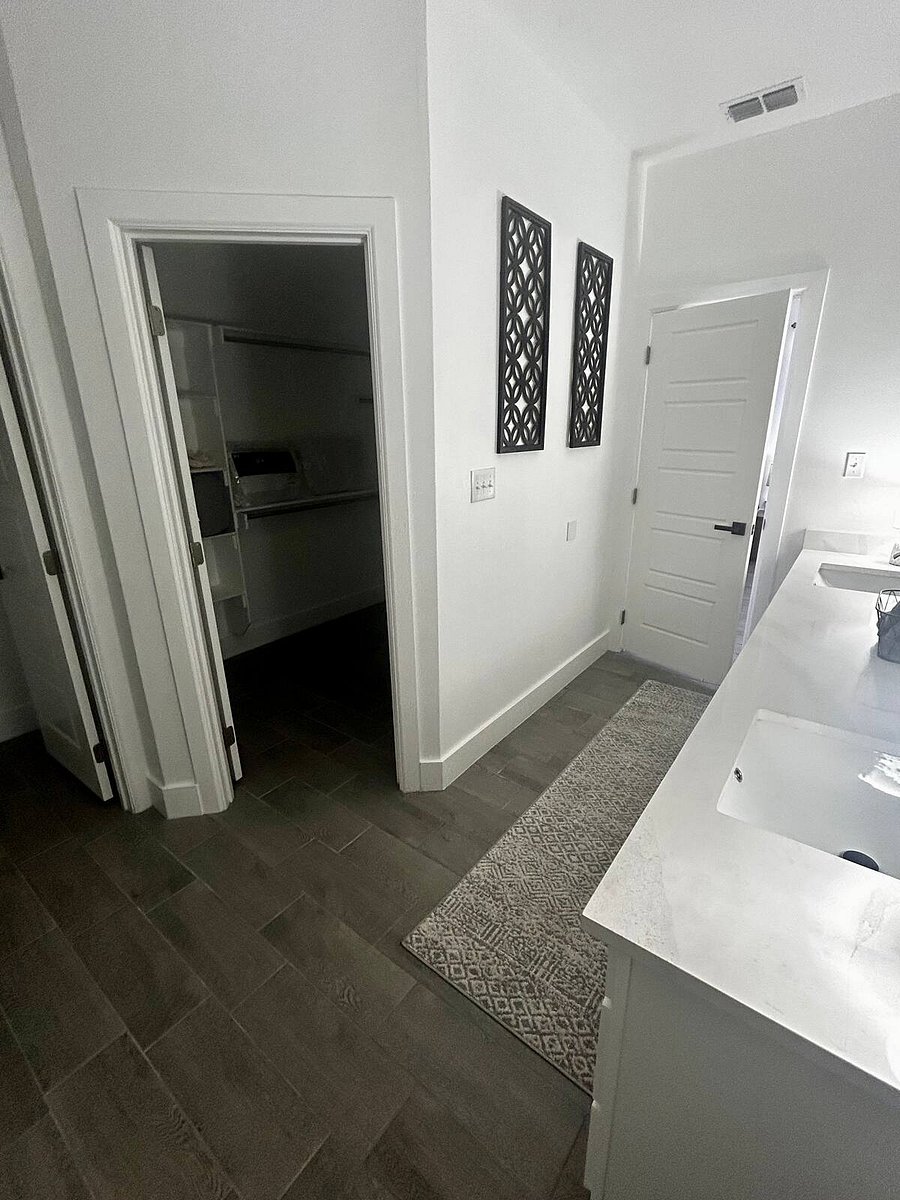 Furnished Finder property 893102_1 photo 18