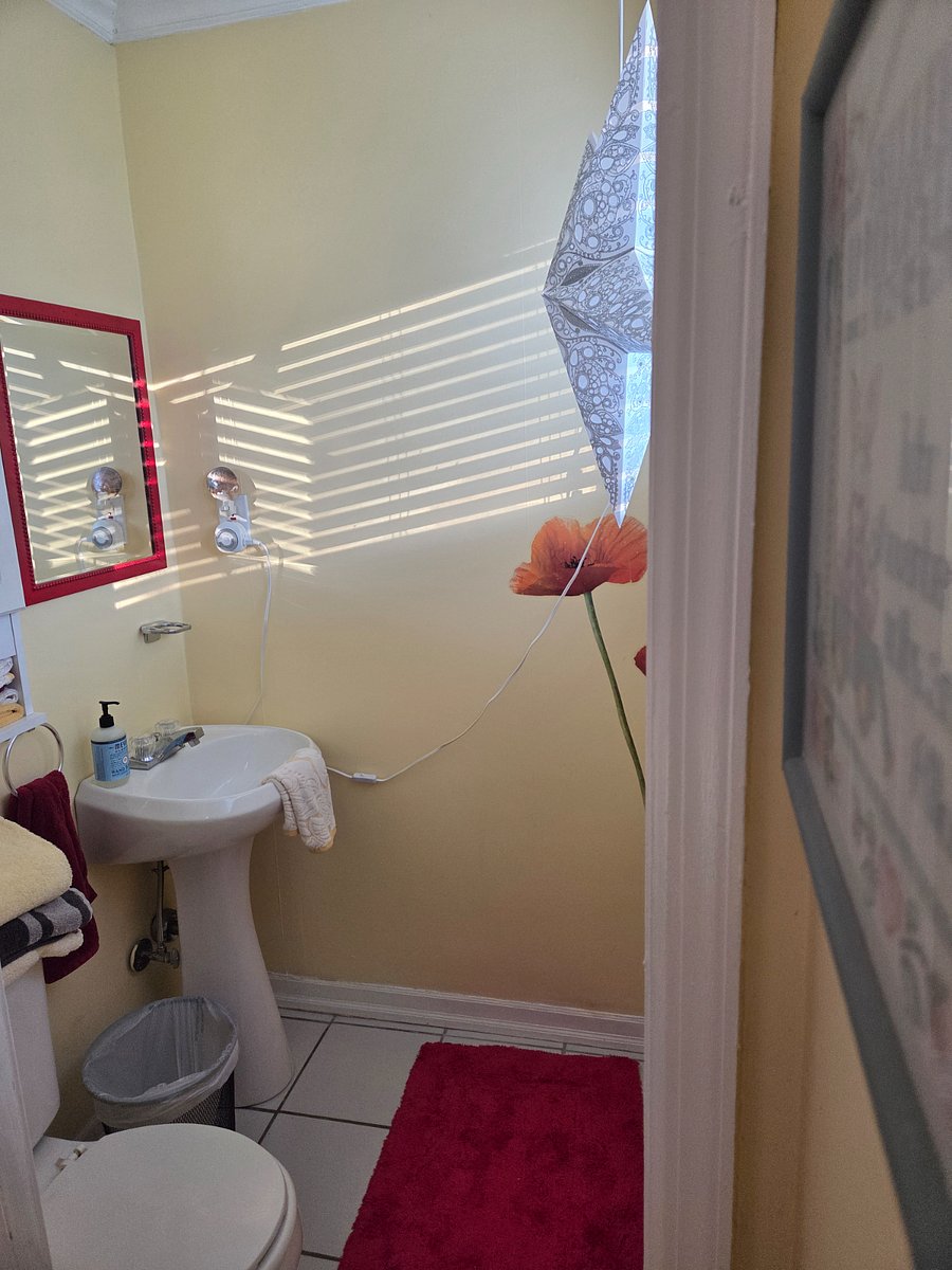 Your private 1/2 bath