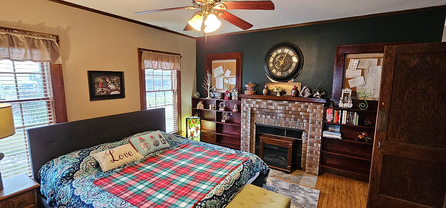 Main Downstairs King-Size Bedroom space,