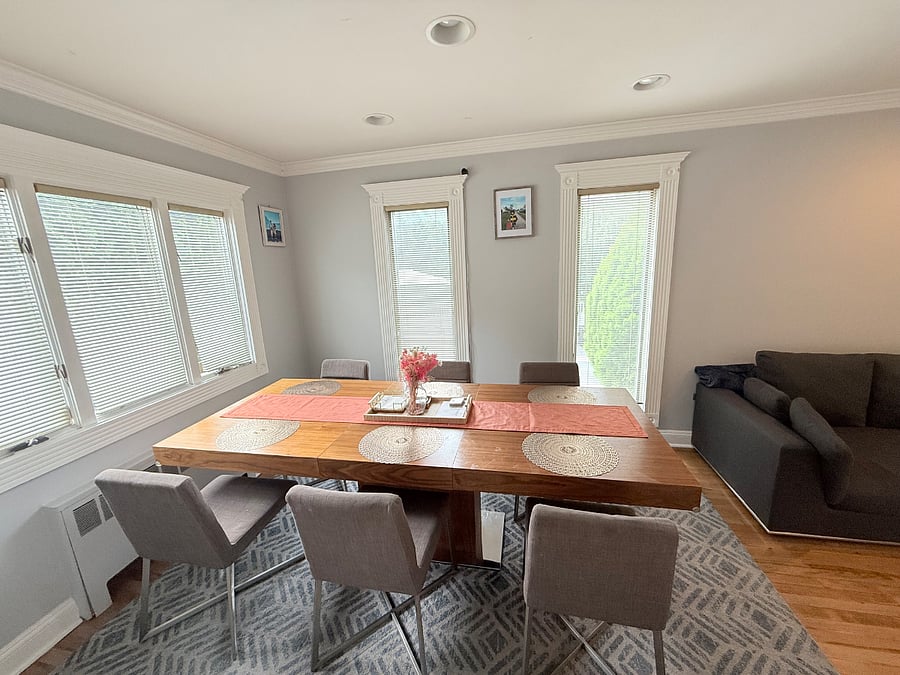 Living Room / Dining