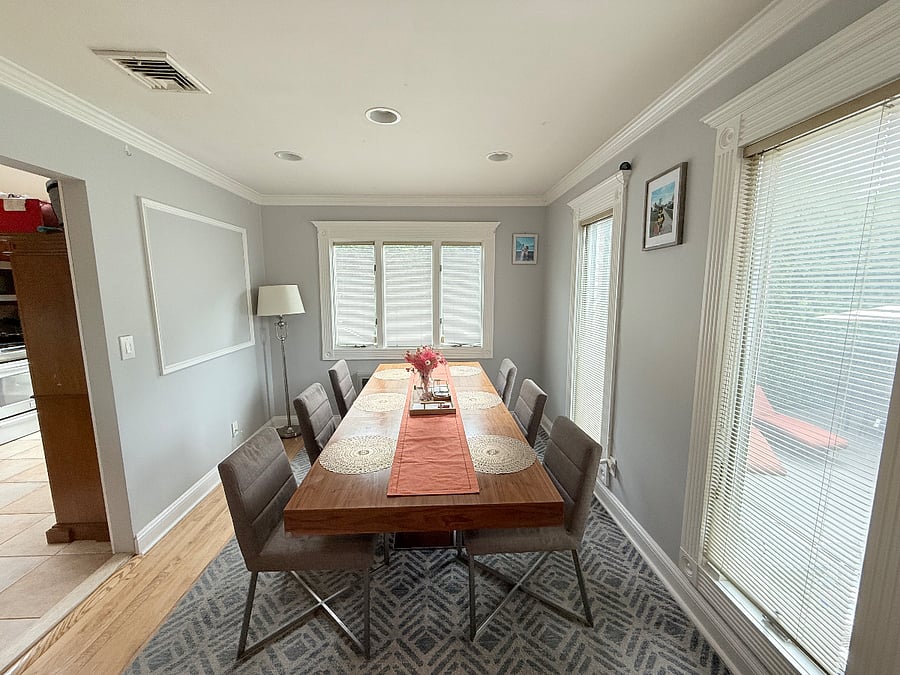Living Room / Dining
