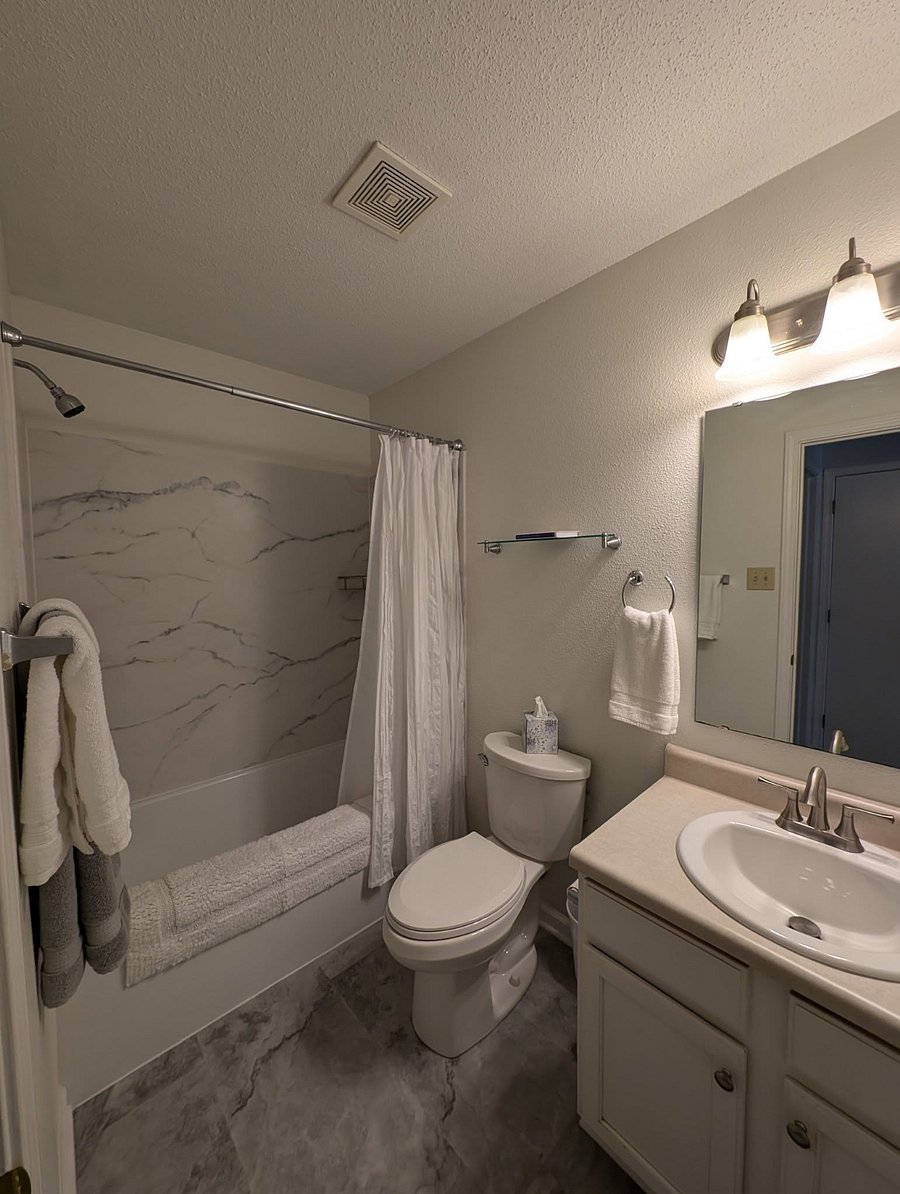 2nd Full Bathroom