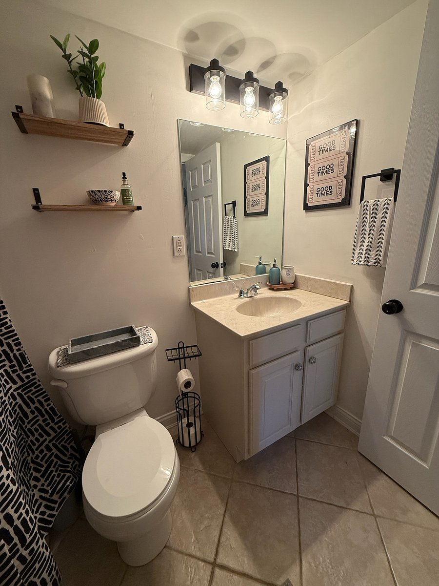 Main Bathroom