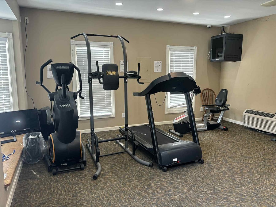 Gym, open 24/7