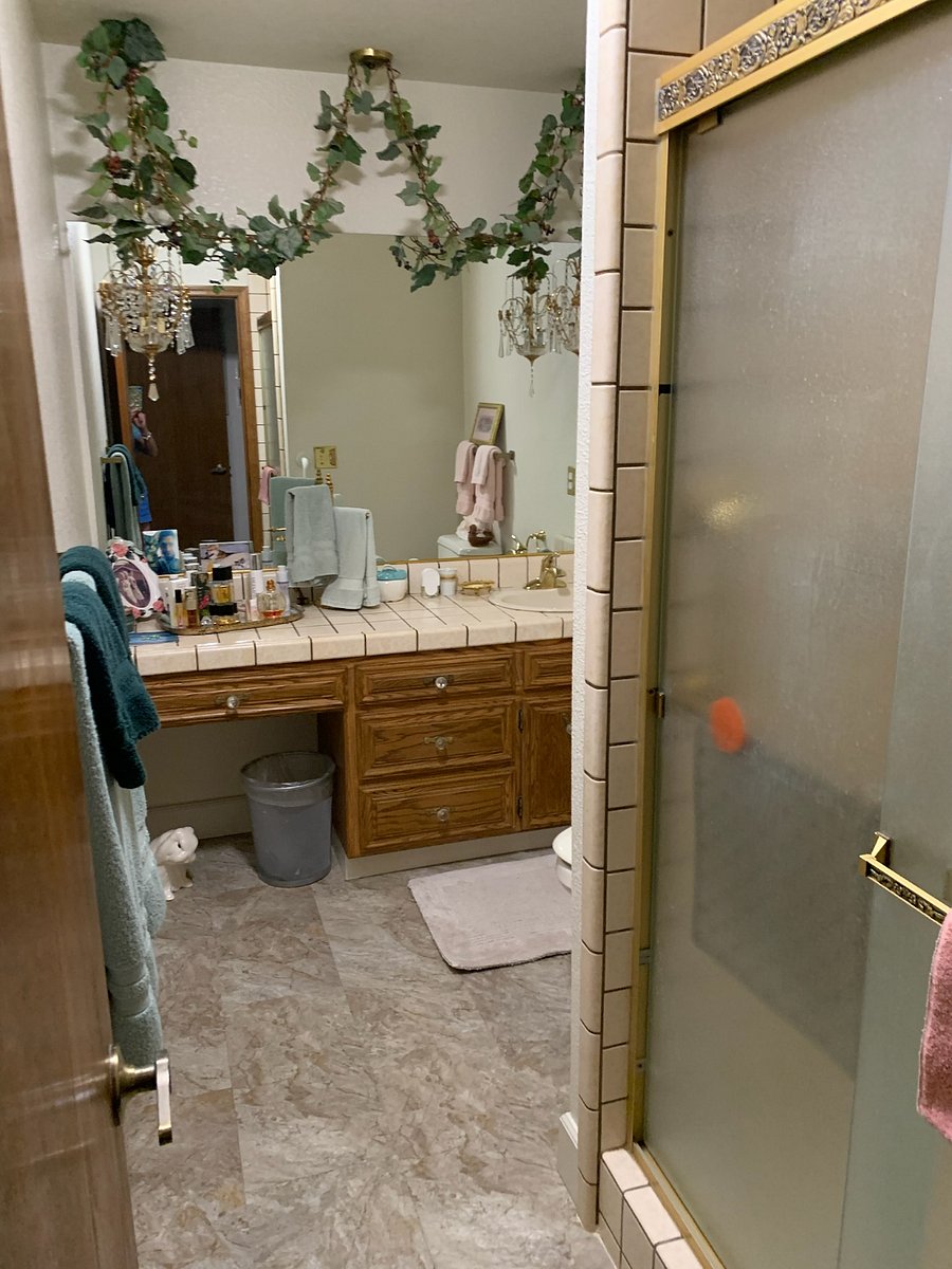 Bathroom - Master Bedroom