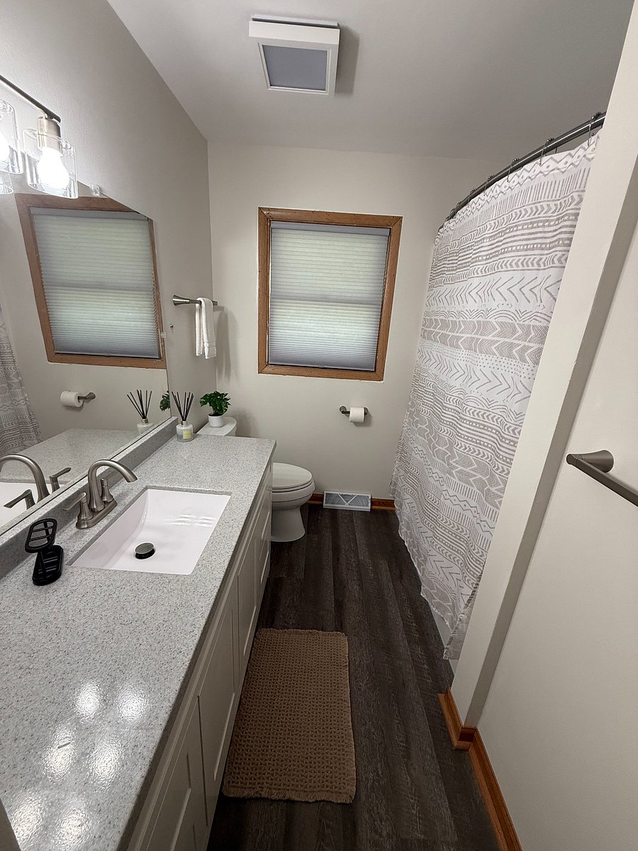 Upstairs full bath with shower
