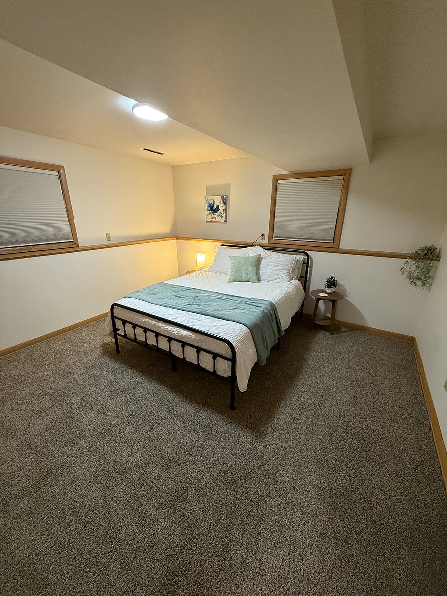 Bedroom 3 Queen Bed