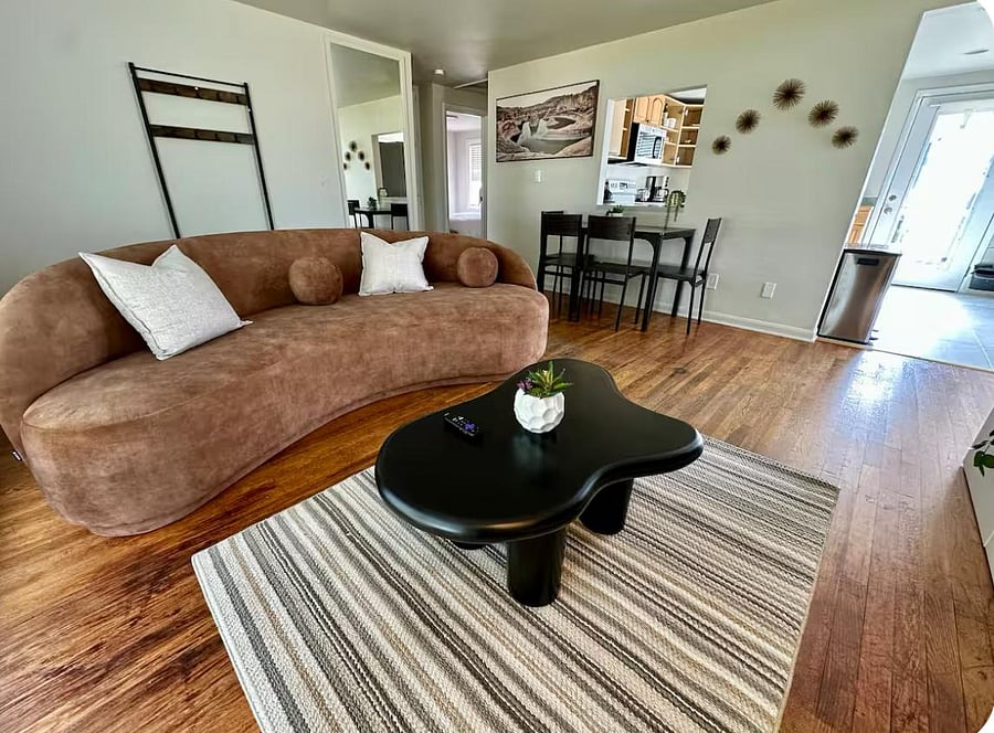 living room/dinning area