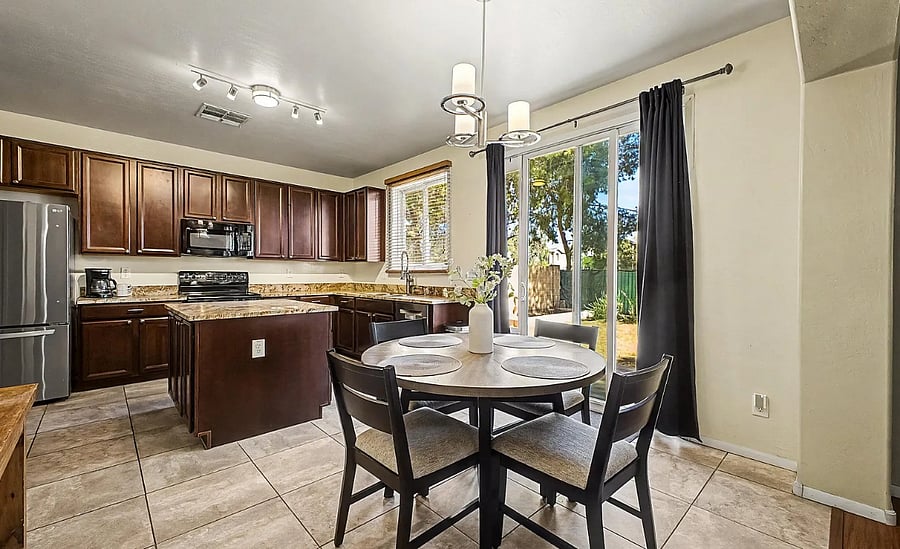 Furnished Finder property 893371_1 photo 3