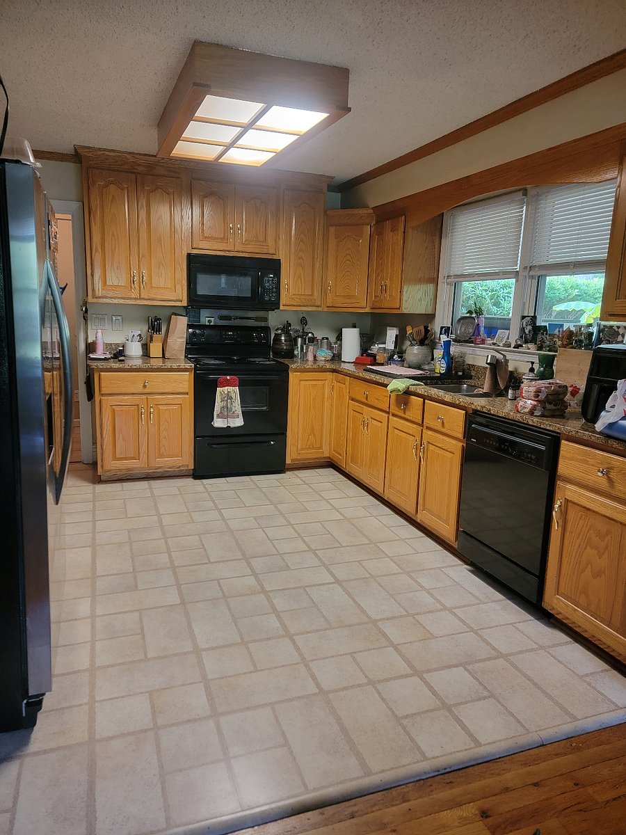 The kitchen is spacious and I have almost every appliance available. Air Fryer, Instant Pot, Blender, Toaster Oven, Microwave, Stove/Oven, Dishwasher, Food Processor, Etc.