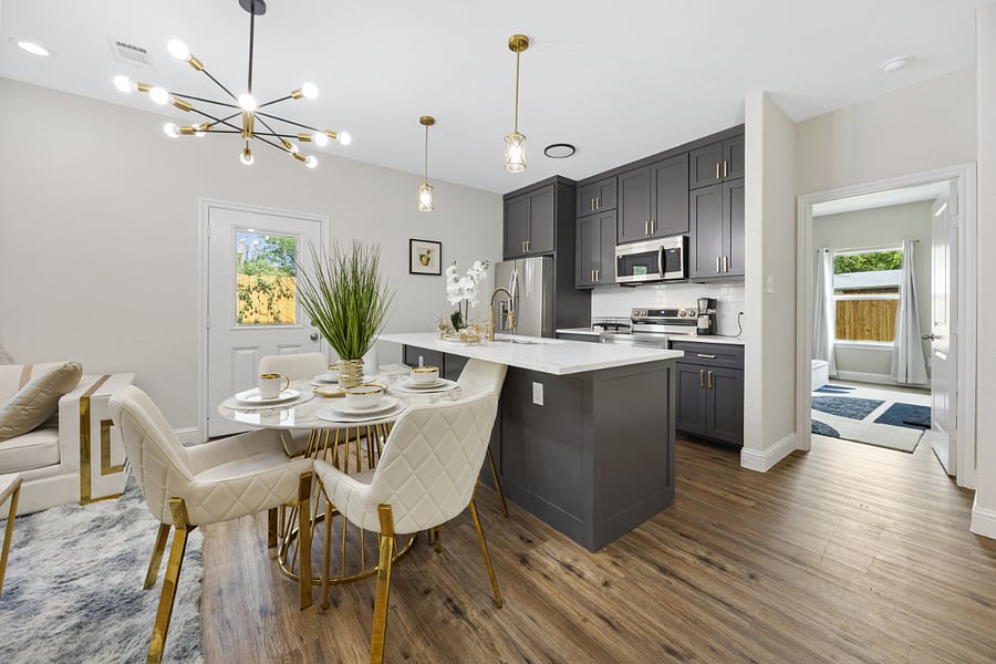 Dining & Kitchen