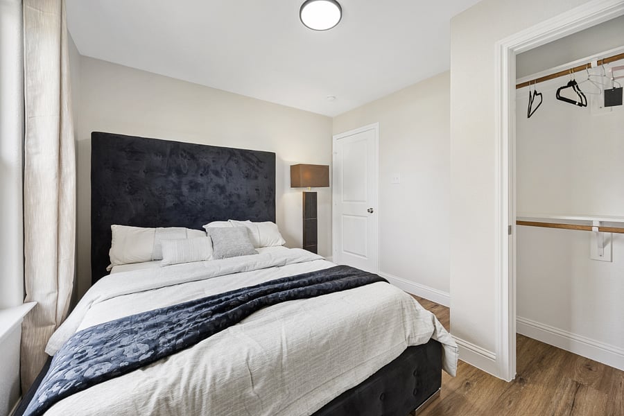 Bedroom #4: Queen size bed
