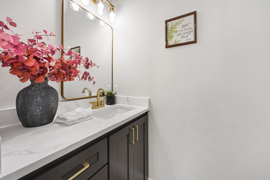 1/2 Bathroom