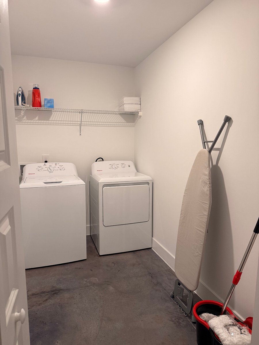 Furnished Finder property 893487_1 photo 24