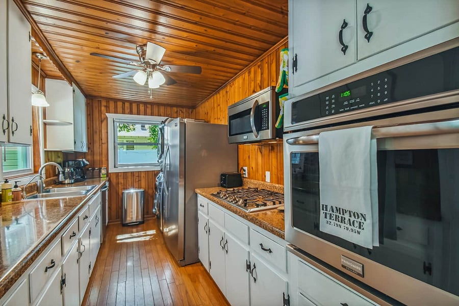 Nostalgic galley kitchen with lots of space