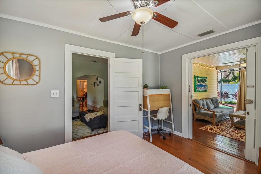 Front bedroom has a working desk and can also be converted into an office for longer stays