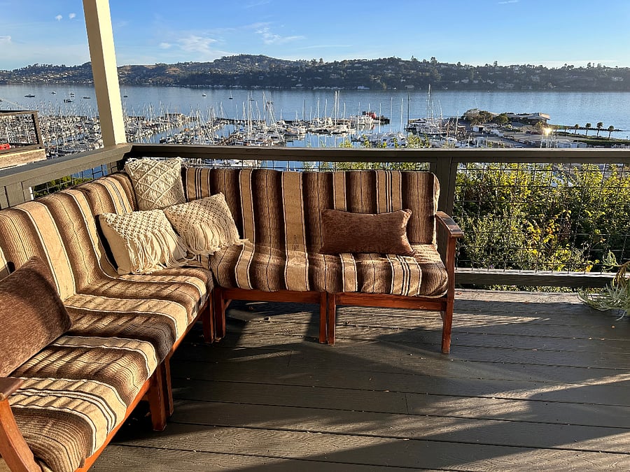 Private deck spaceKing Be