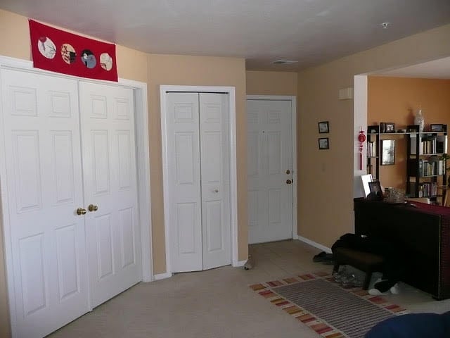 Entrance with a closet and second bedroom French door