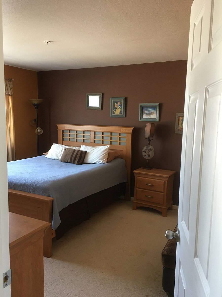 Larger bedroom