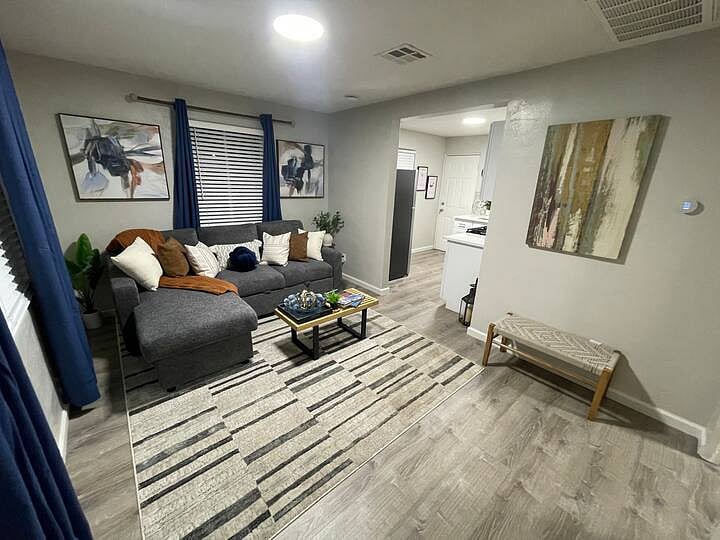 Furnished Finder property 893754_1 photo 3
