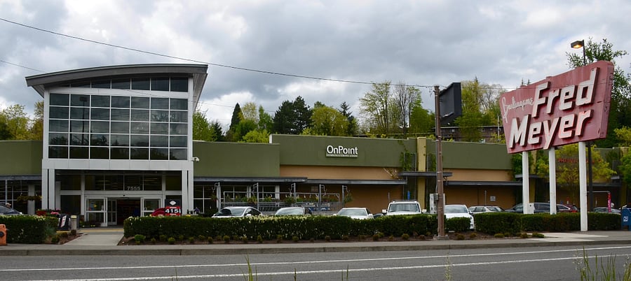 Great grocery/variety store 5 minutes away.