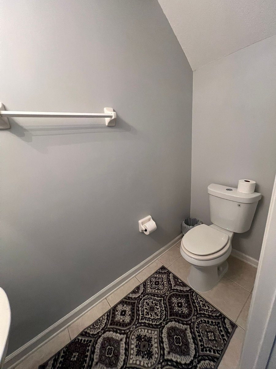 1/2 bathroom