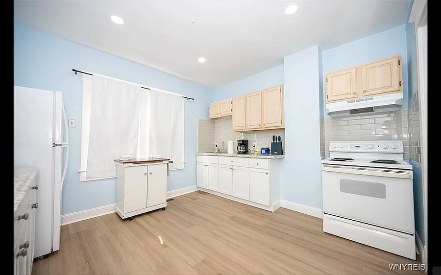 Kitchen - Downstairs Unit