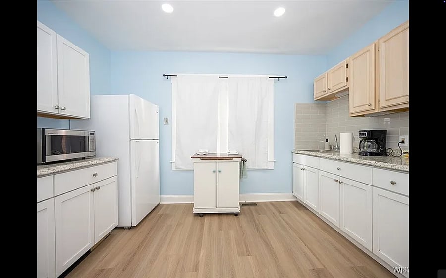 Kitchen - Downstairs Unit