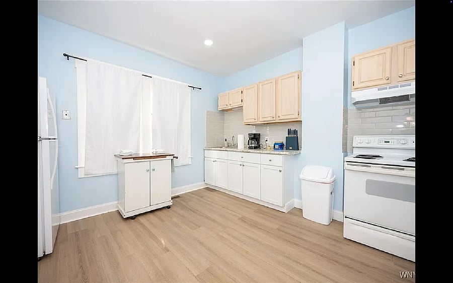 Kitchen - Downstairs Unit
