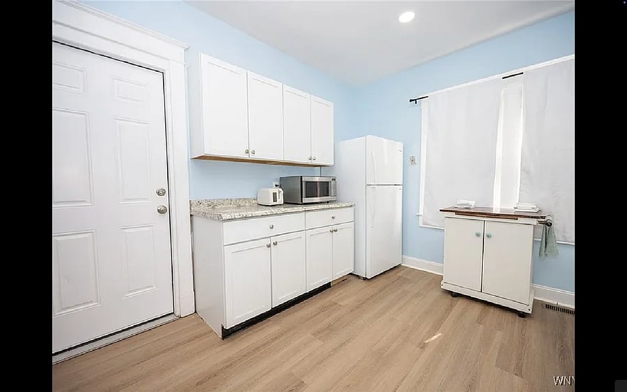 Kitchen - Downstairs Unit