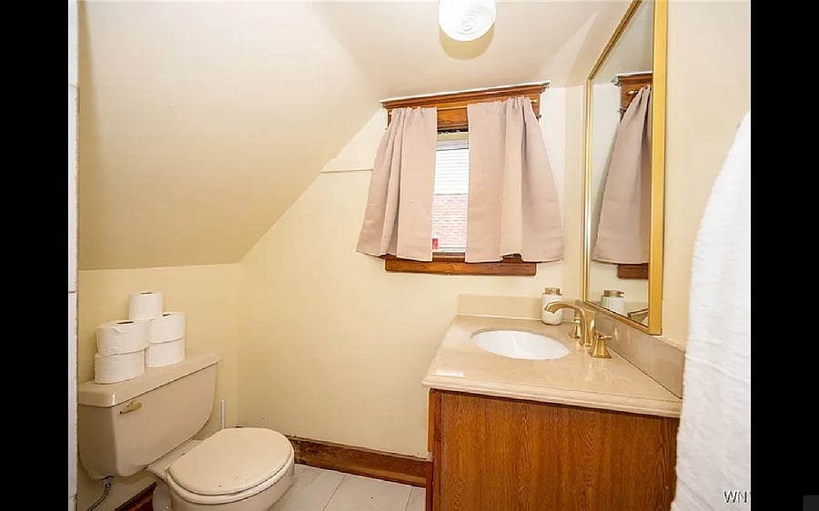 Front Bathroom - Downstairs Unit
