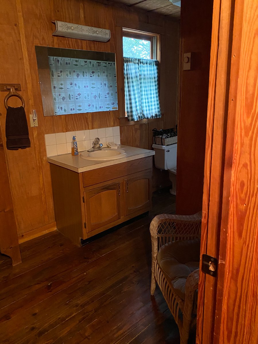 Upstairs bathroom.