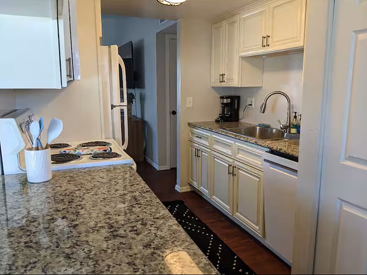 Furnished Finder property 894125_1 photo 7