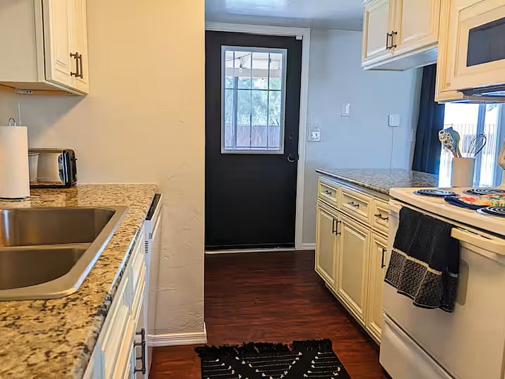 Furnished Finder property 894125_1 photo 6
