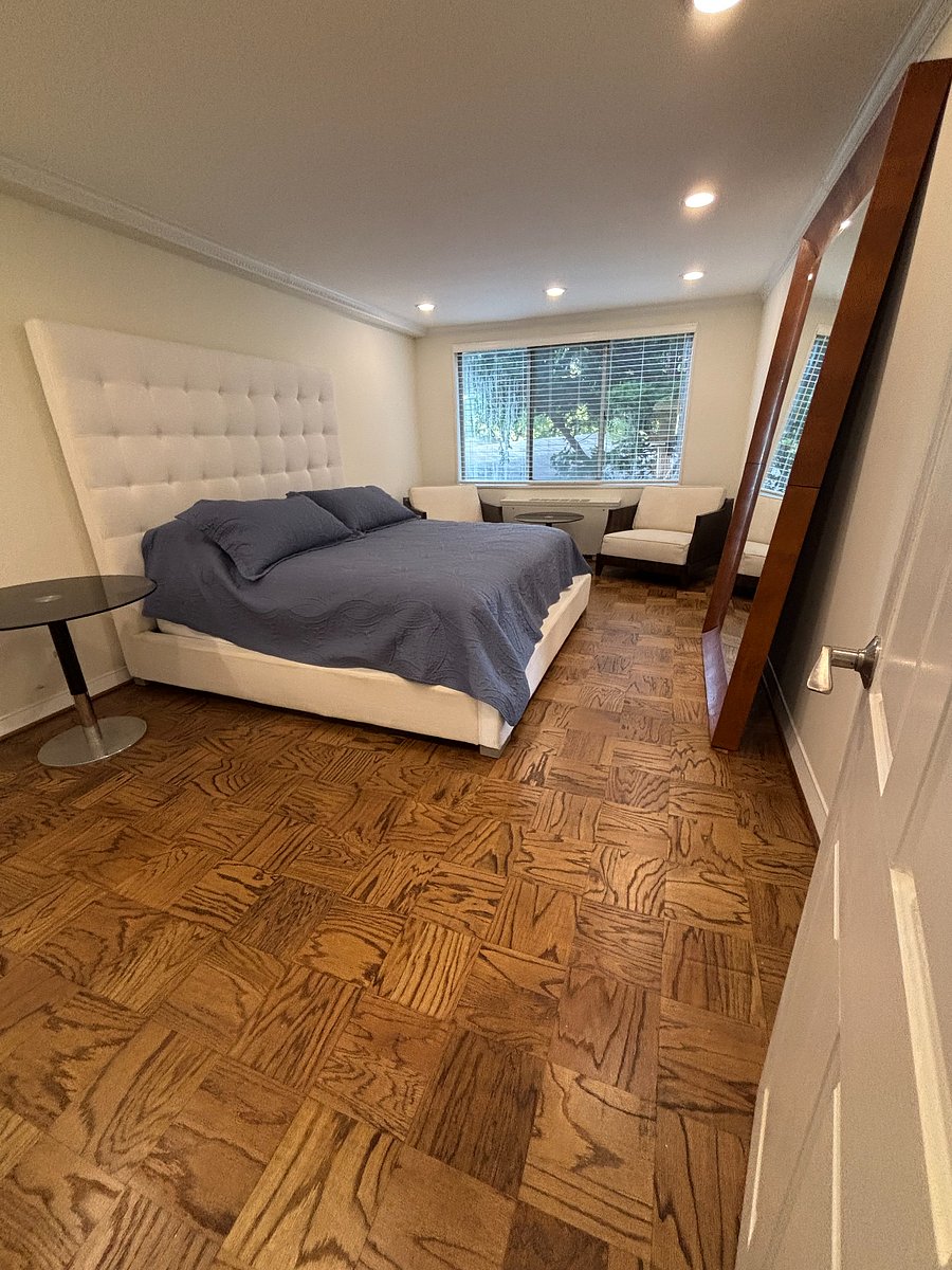 Bedroom, with room darkening blinds