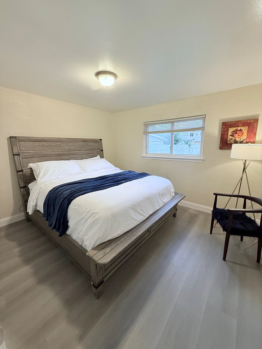 King size bedroom!