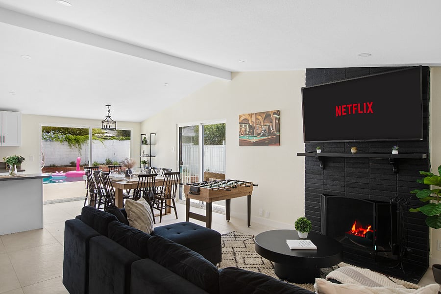 Bright living room with Smart TV, Wi-Fi & work-friendly space
