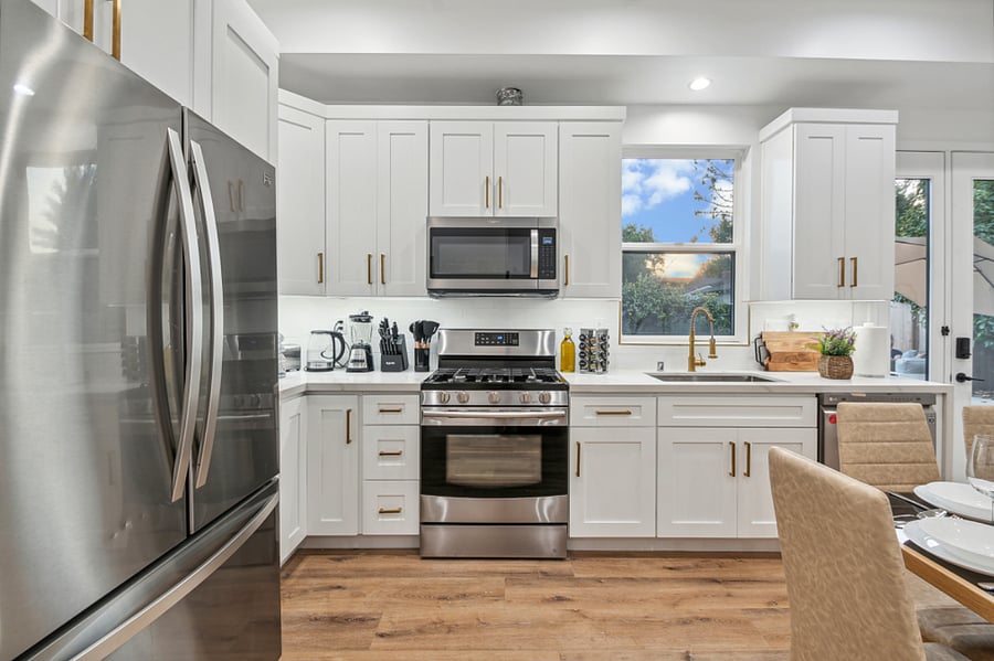 Fully equipped kitchen for everyday long-term living