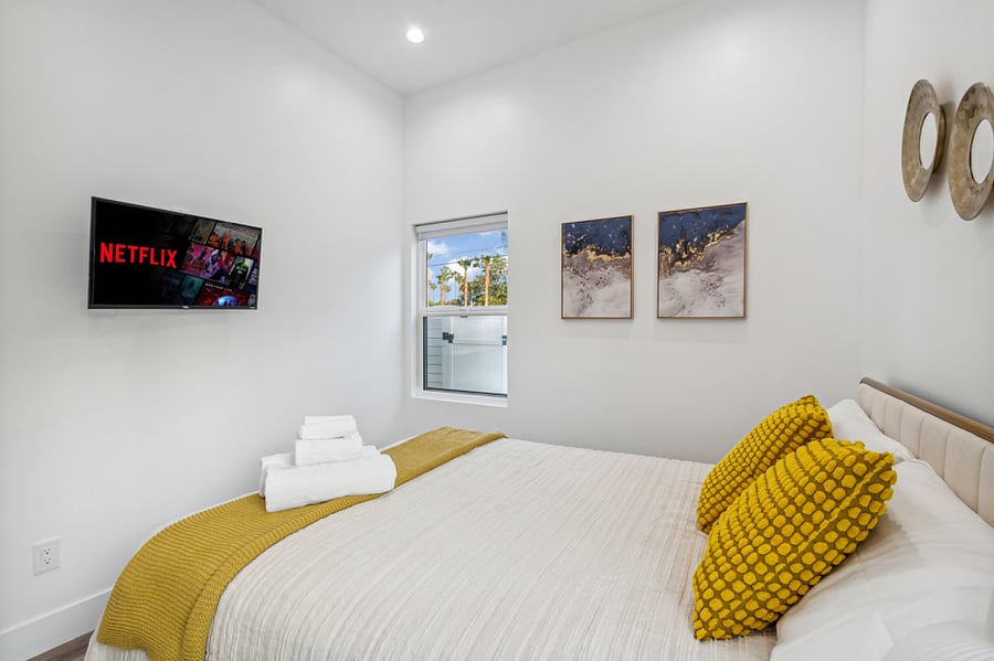 Quiet bedroom ideal for travel professionals