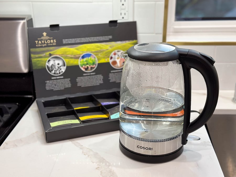 Complimentary tea and small appliances provided