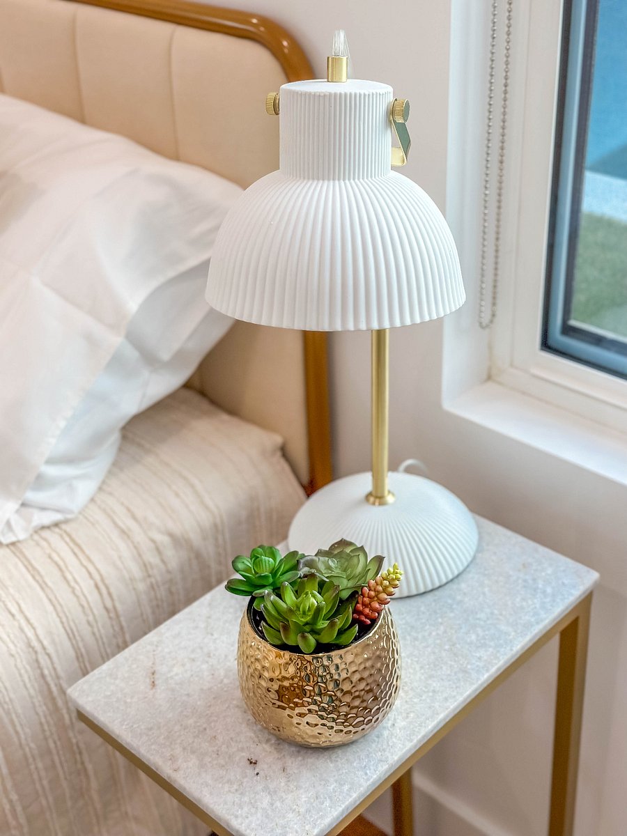 Bedroom with quality linens for 30+ day comfort