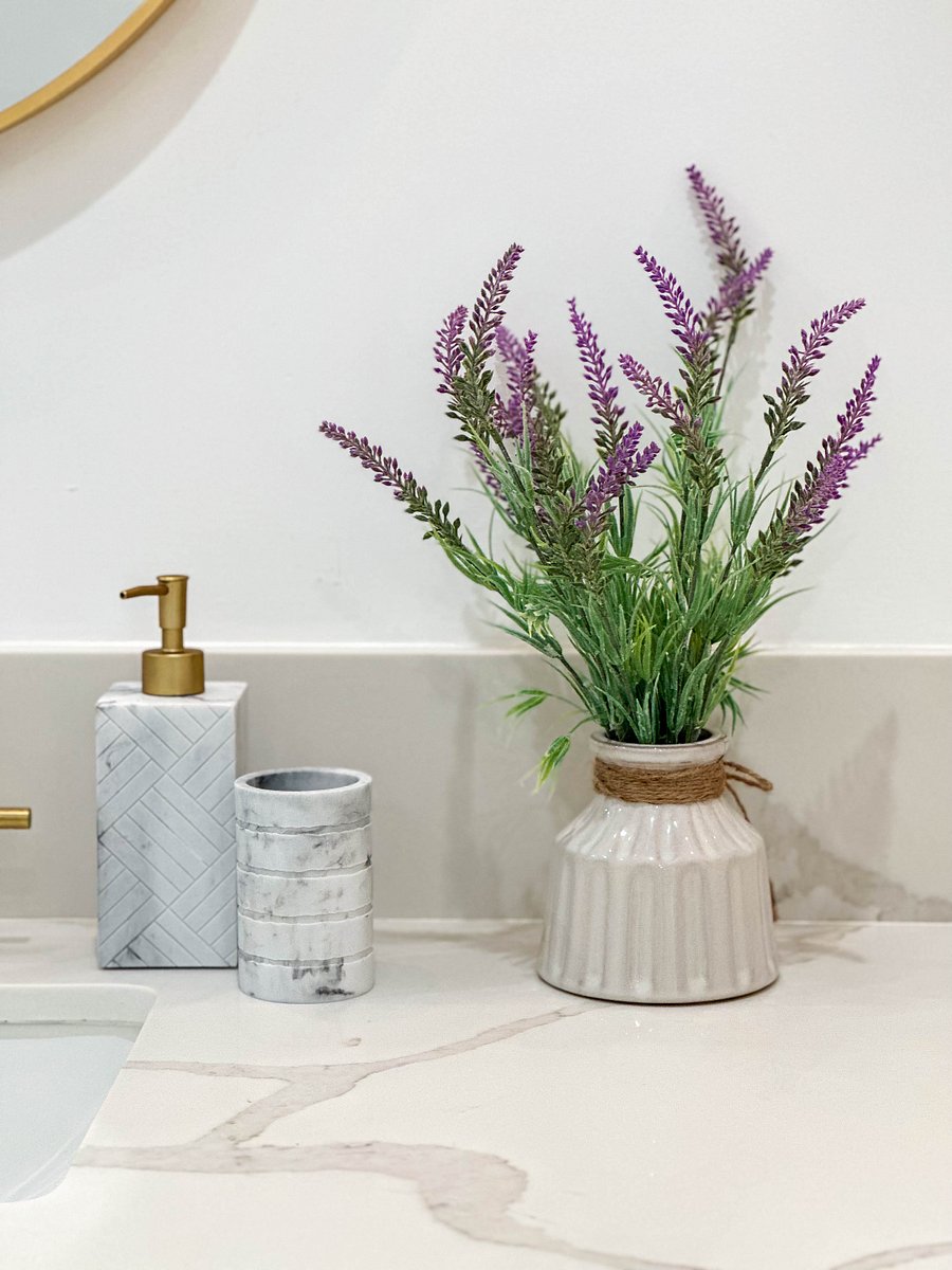 Clean stocked bathroom for relocation housing