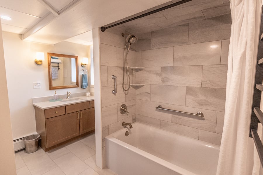 Full Bathroom with oversize tub