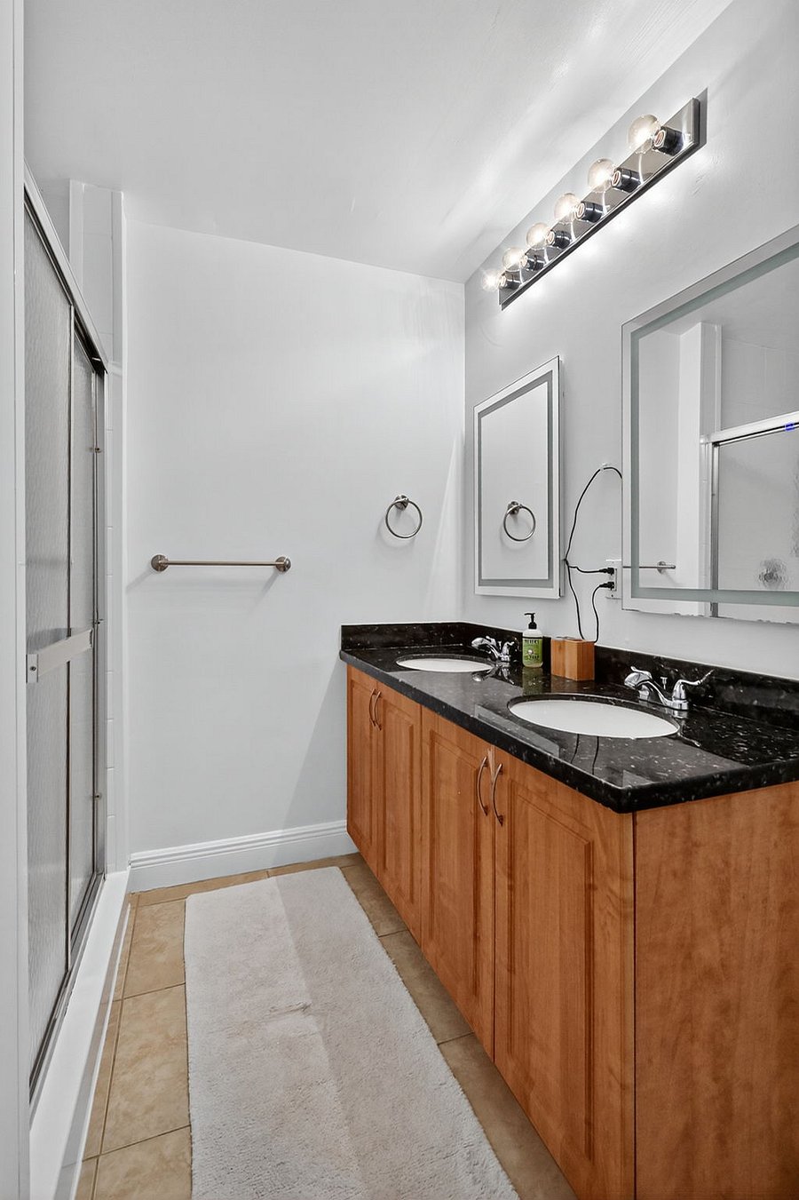 Furnished Finder property 894496_1 photo 16