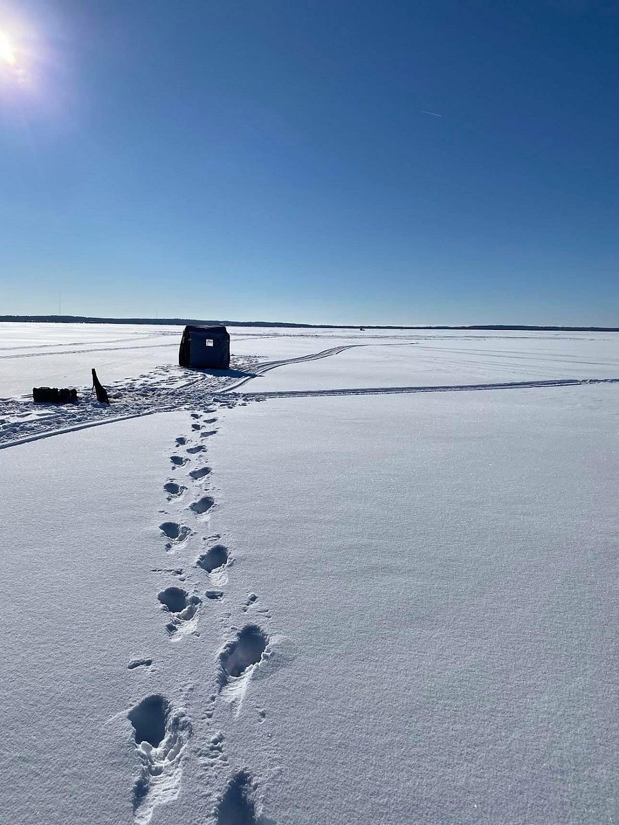This home sites between Higgins and Houghton lake, lots of nearby fishing