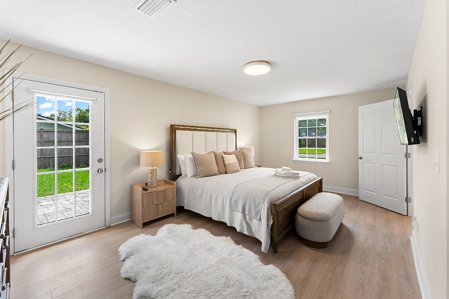 The master suite is a peaceful sanctuarybright and airy with blackout shades for restorative sleep. Featuring a supportive mattress, smart TV, and patient-focused amenities, this room was designed for healing, comfort, and total ease.