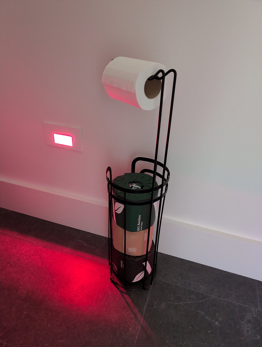 Optional red LED lighting for use at night to help your brain stay asleep