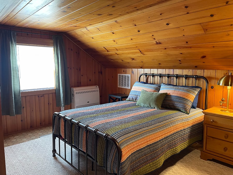 bed 1 on upper level